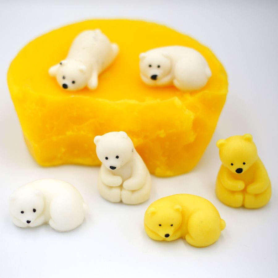 Bear-shaped scented wax